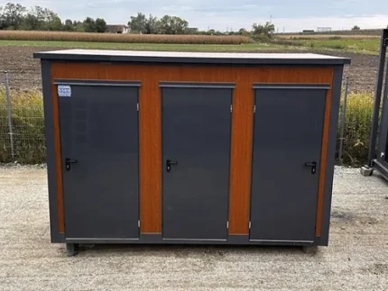 Contenedor sanitario con cabina triple para baños