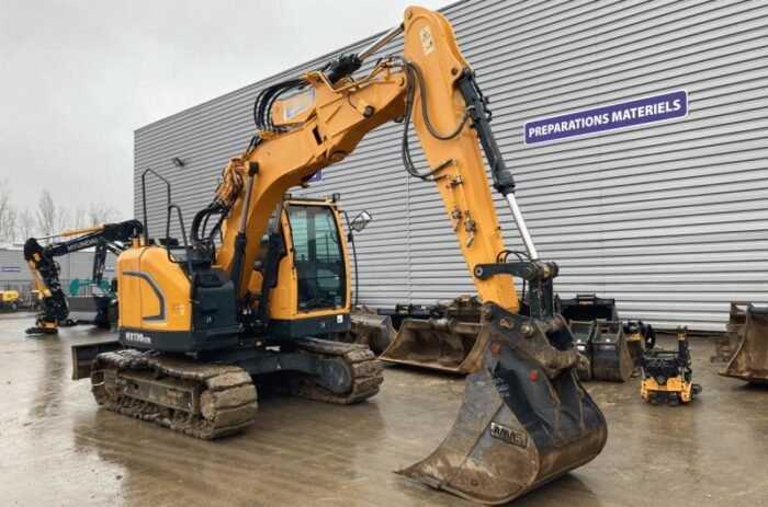Excavadora de orugas Hyundai HX130 LCR
