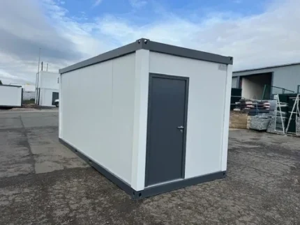 Contenedor de oficina Standard con una ventana